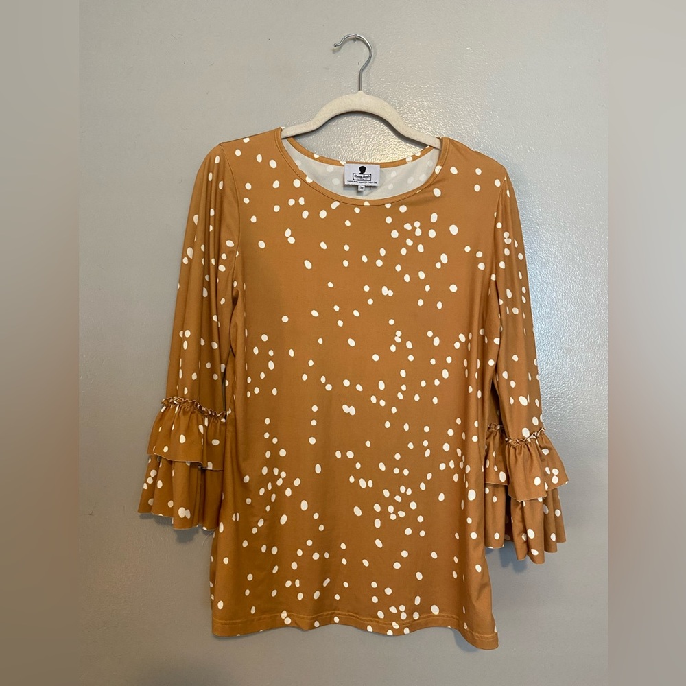 Dainty Jewell's Layering Top